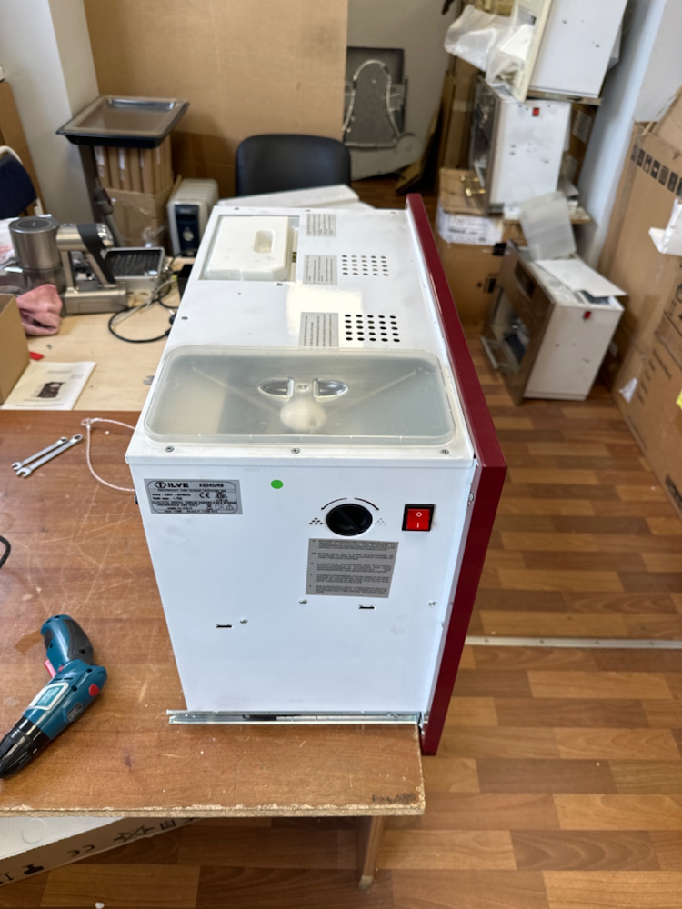 Встраиваемая кофеварка Espresso ILVE ES645C/RB