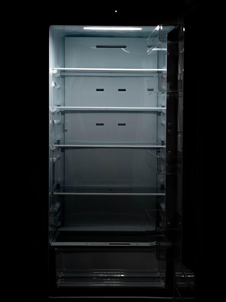 Интегрируемый холодильно-морозильный шкаф GRAUDE IKG 200.3
