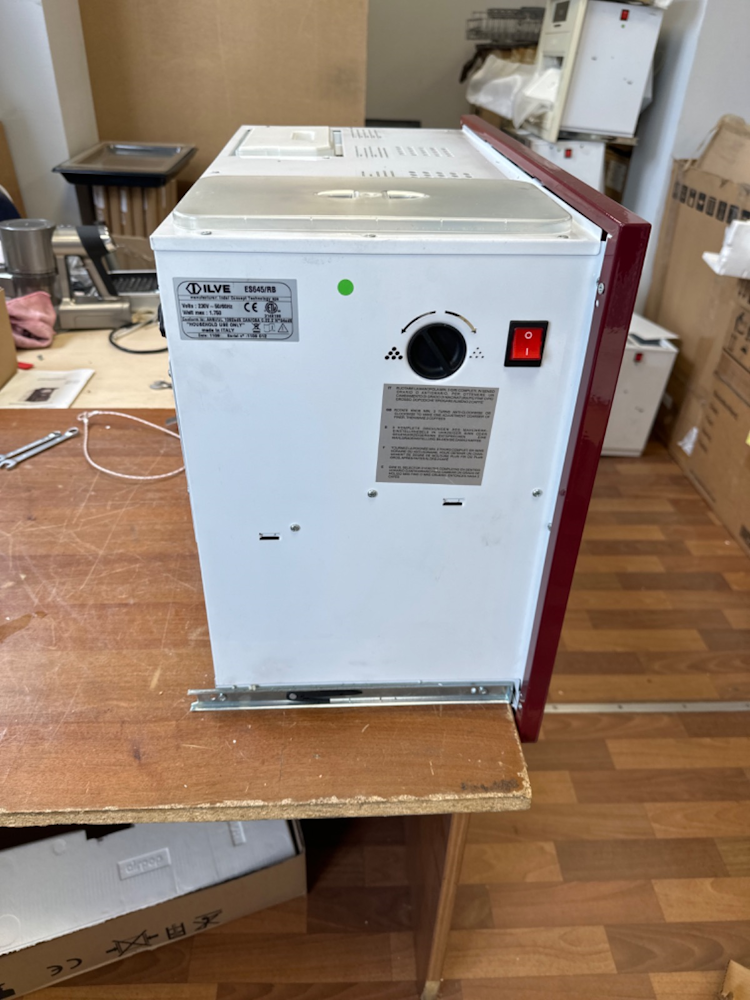 Встраиваемая кофеварка Espresso ILVE ES645C/RB