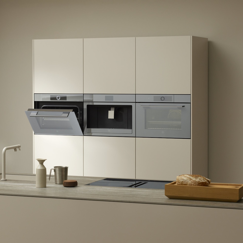 Духовой шкаф V-ZUG Combair V6000 60P черное стекло/AutoDoor C6T-21073