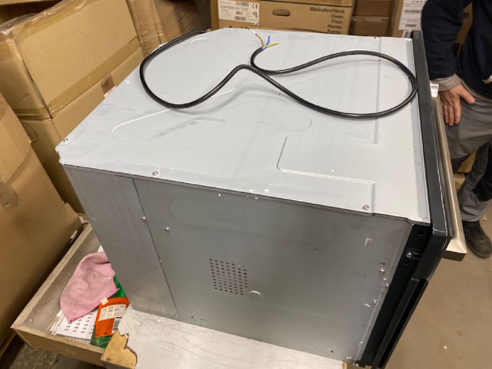 Компактный духовой шкаф с пиролизом и функцией пара De Dietrich DKR7580X