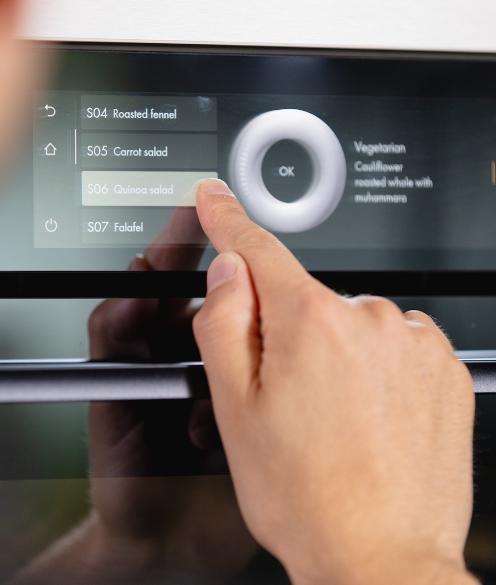 Духовой шкаф V-ZUG Combair V2000 60 черное стекло C2T-21043