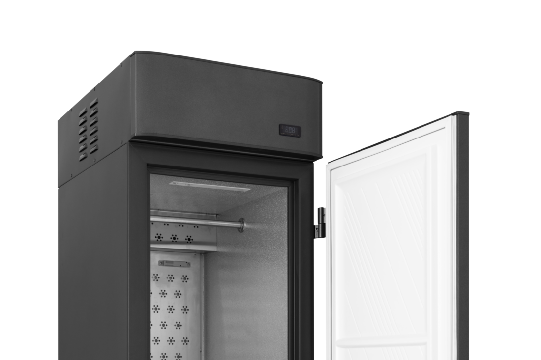 Холодильный шкаф для хранения шуб GRAUDE PK 70.0