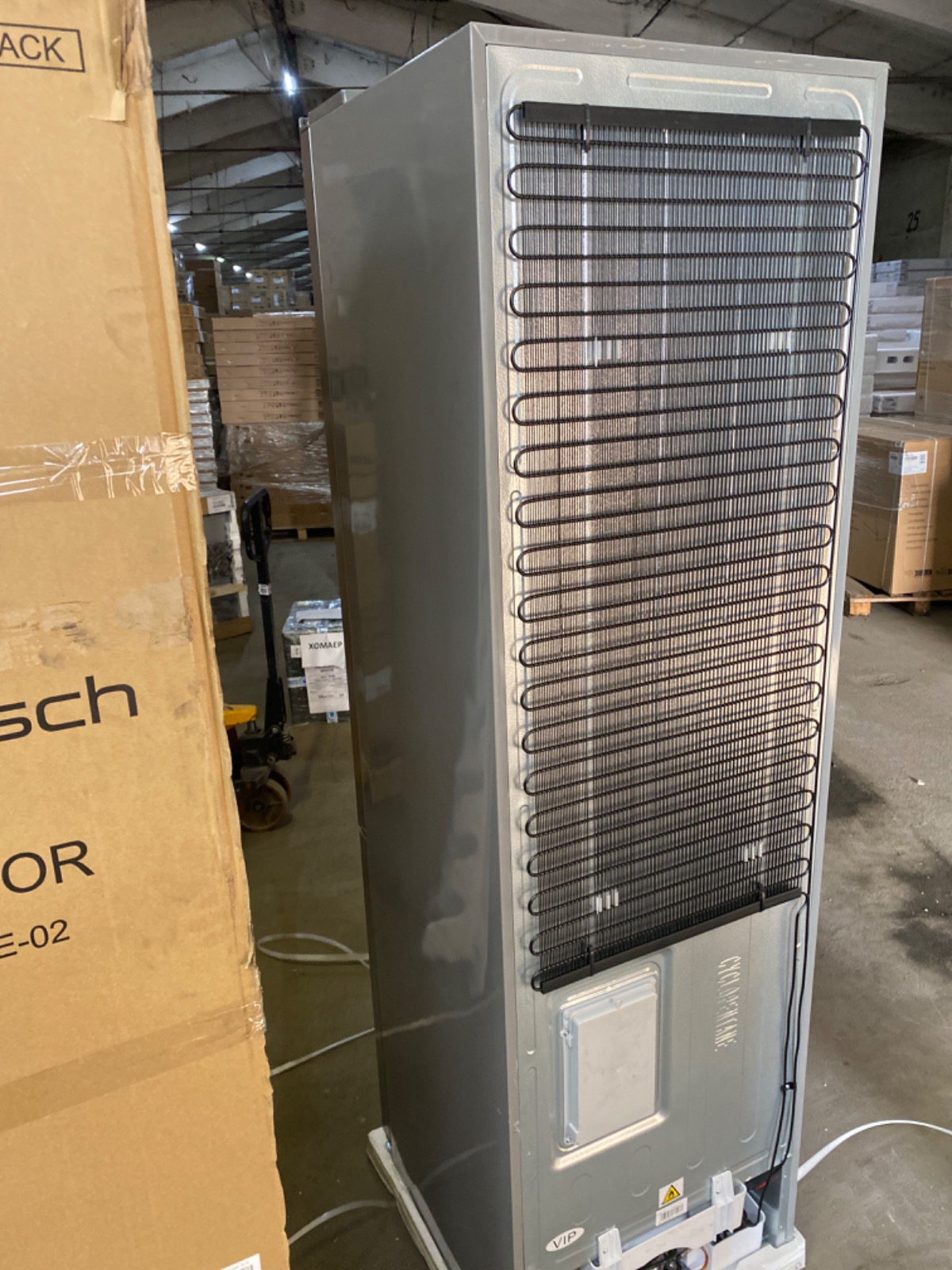 Отдельностоящий холодильник с нижней морозильной камерой Kuppersbusch FKG 6600.0 E-02